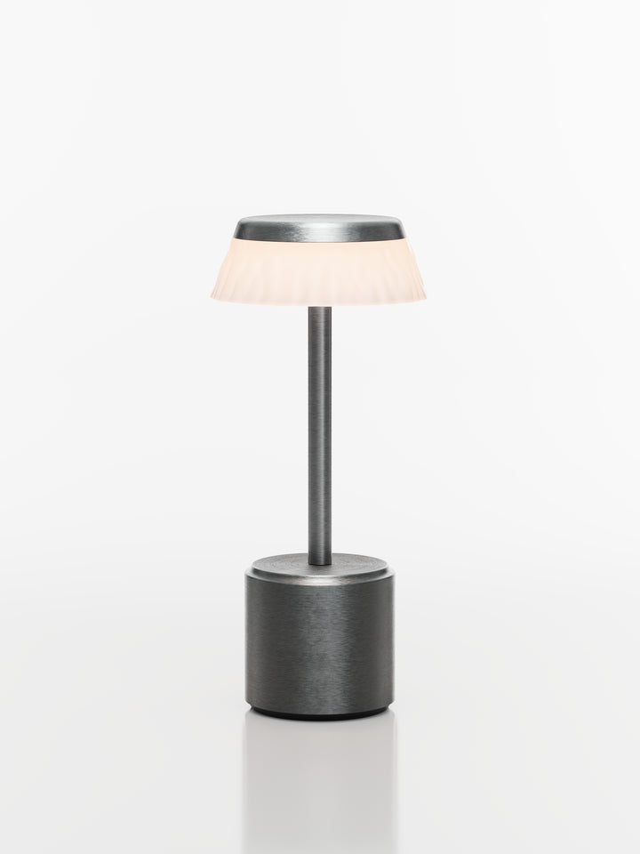 lampes  led rechargeables en  couleur lava pour horeca