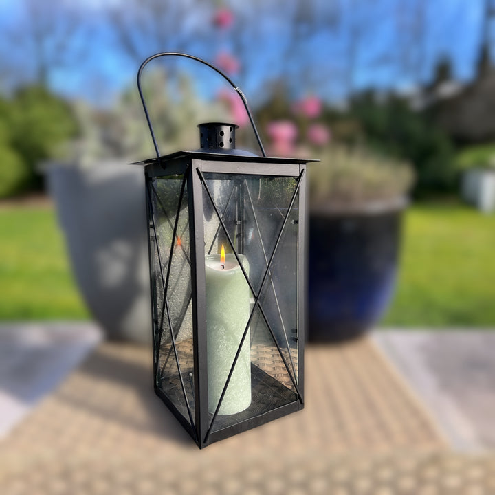 Lanterne noir en fer avec couvercle