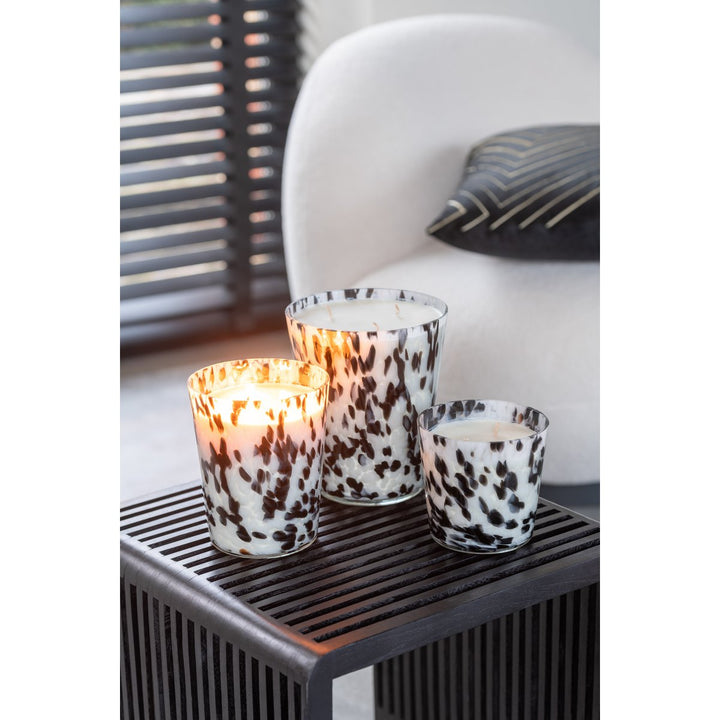 bougie en vere noir et blanc effet marbre parfumée
