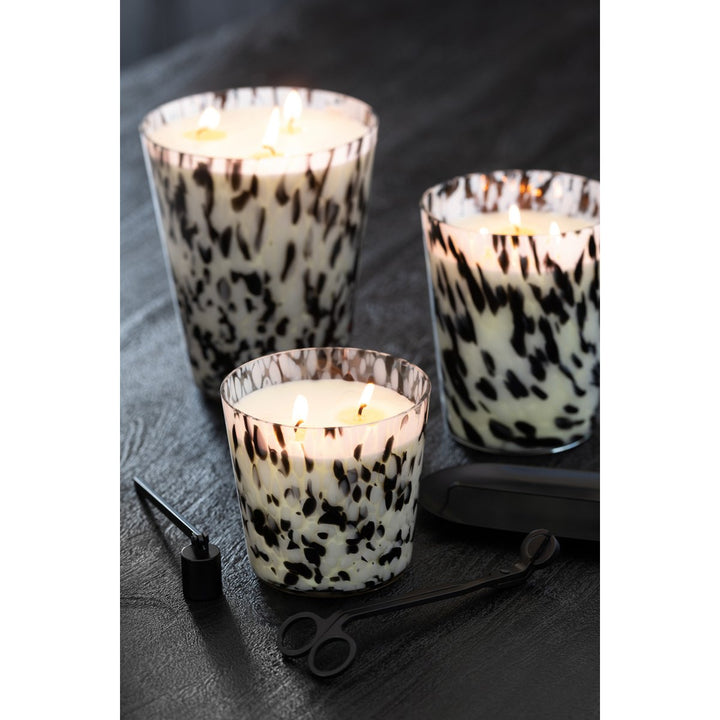 bougie en vere noir et blanc  marbre parfumée