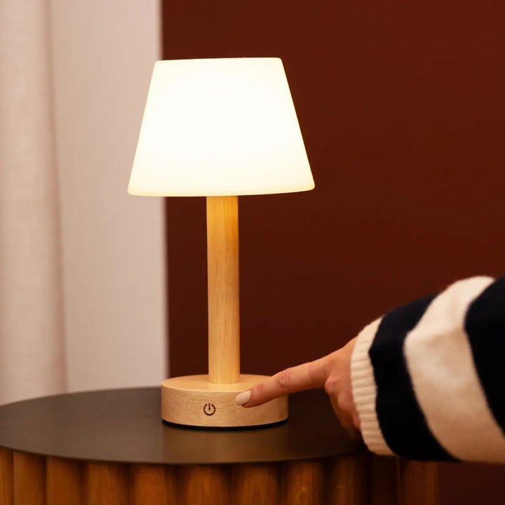 lampe de chevet rechargeable en bois avec abat jour clair