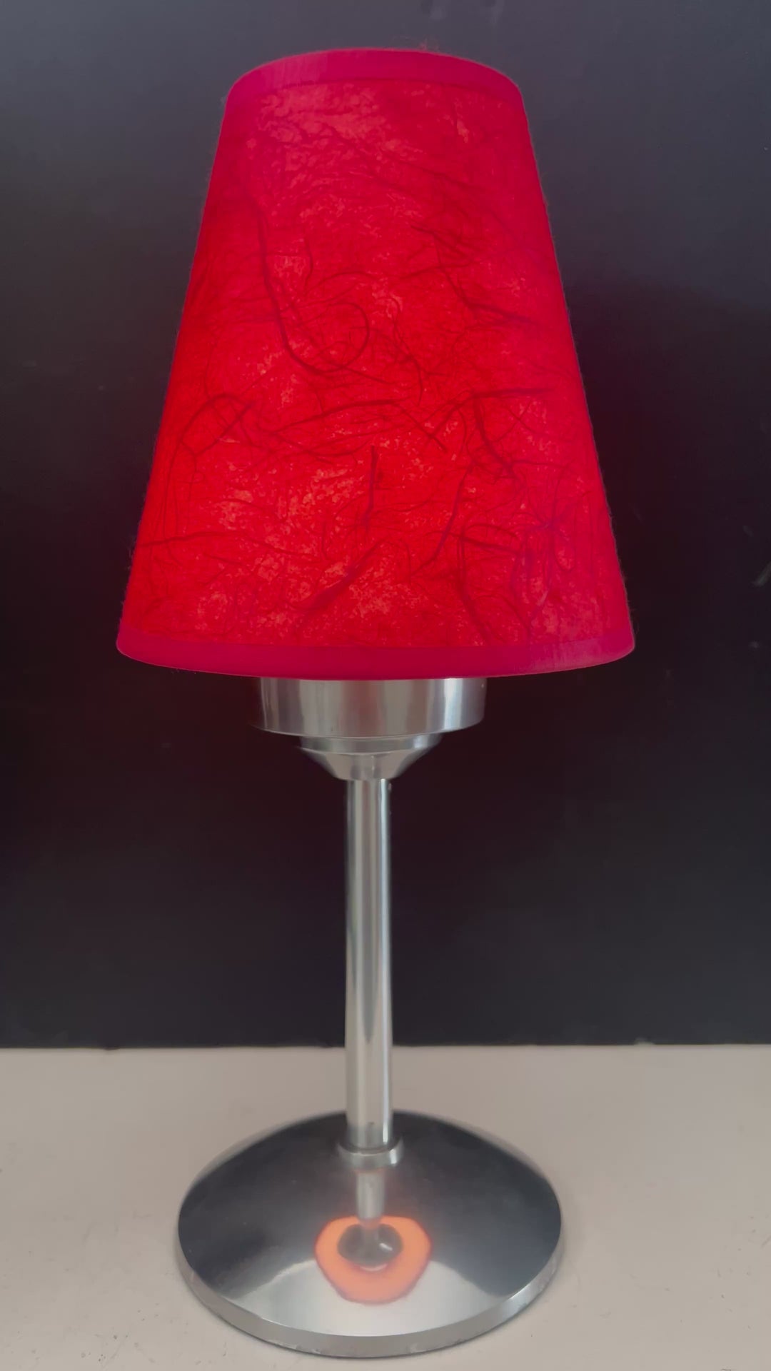 lampe avec abat jour rouge et sans fil