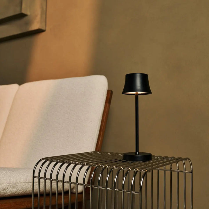 Midnight Black Rechargeable Table Lampe