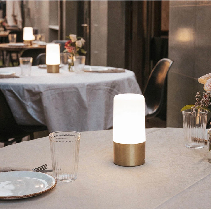 Set MAIA Doré– 9 lampes de table rechargeables sans fil + station de charge pour les restaurants
