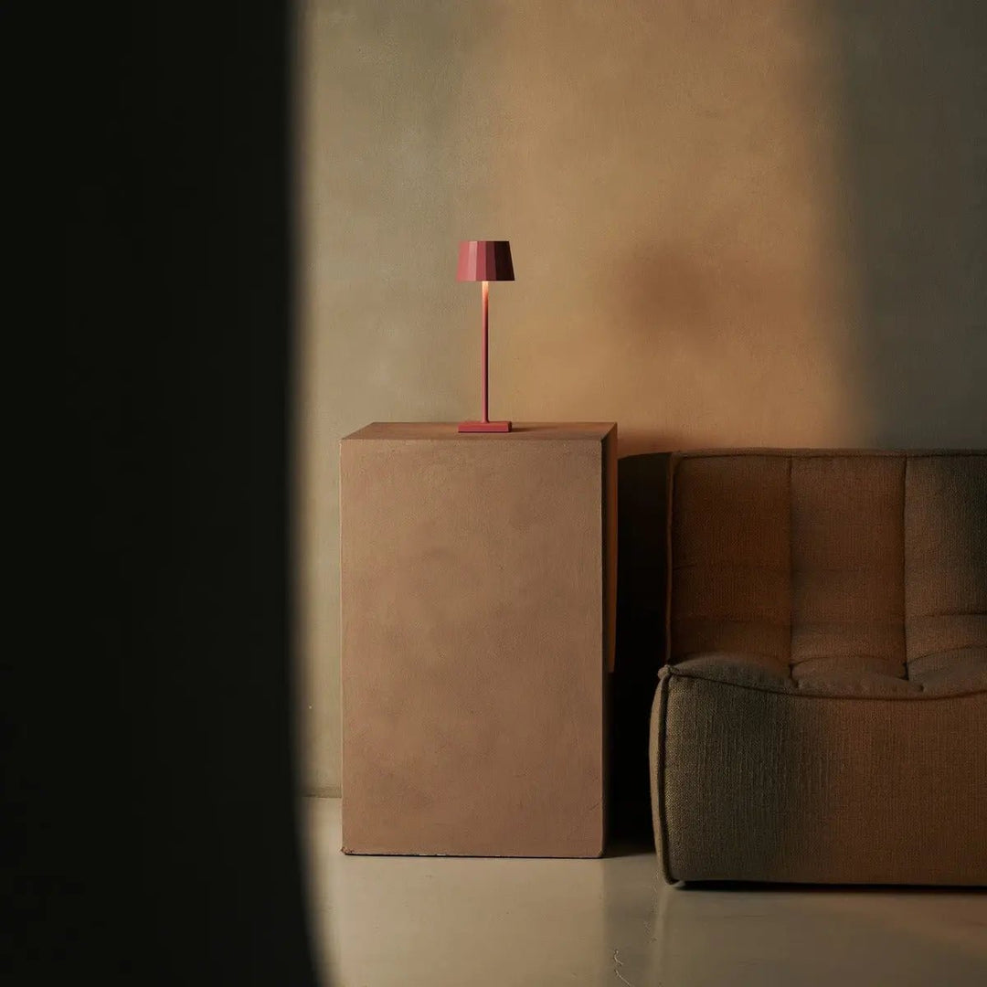 Lampe de table rechargeable rose Flamingo Wouter | Chargement sans fil et autonomie de 120 heures