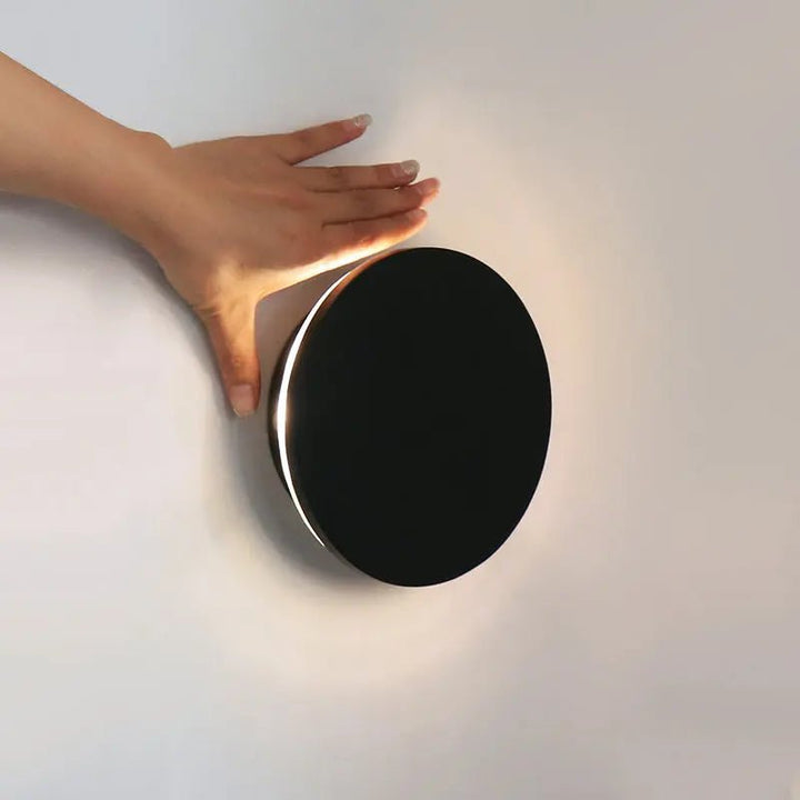 Applique murale sans fil noire Lou | Rechargeable et variable avec contrôle tactile – Lumière chaude pour hotel
