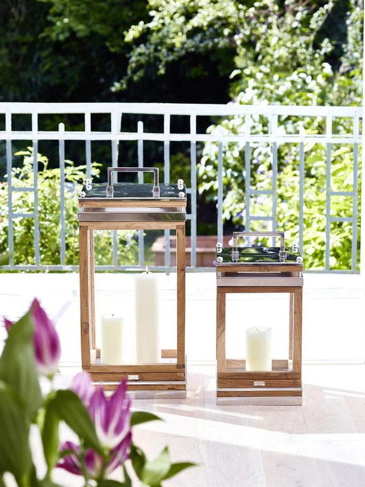 Lanterne Huntville  H49 cm | Bois de teck fin | Acier inoxydable, nickelé brillant