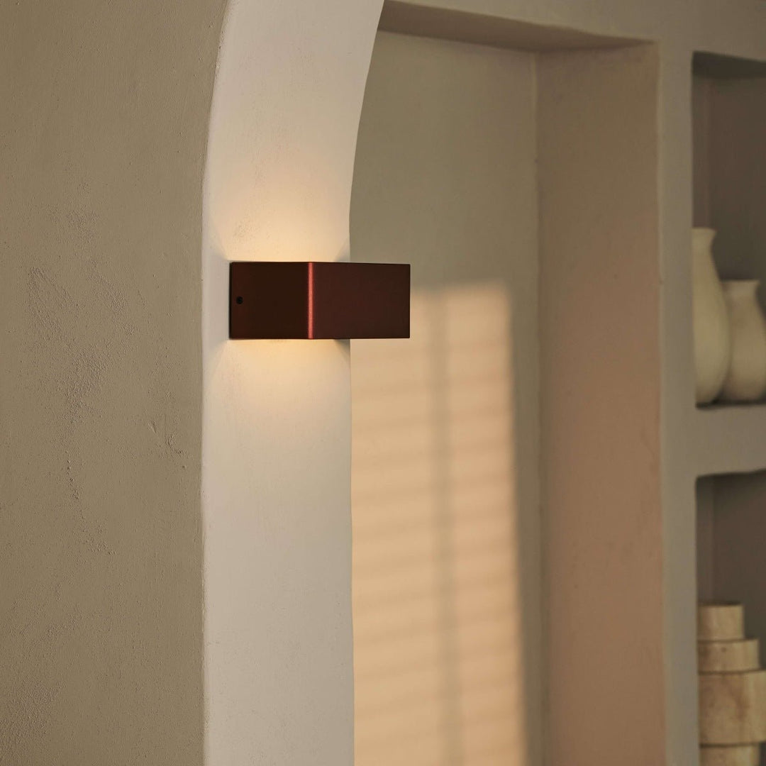 Applique murale sans fil Tessa Bronze avec télécommande – 20 modes d’éclairage, intensité réglable, fixation magnétique et capteur de mouvement
