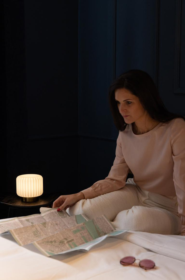 lampe de cehevet rechargeable dentelle wide noir atelier piere