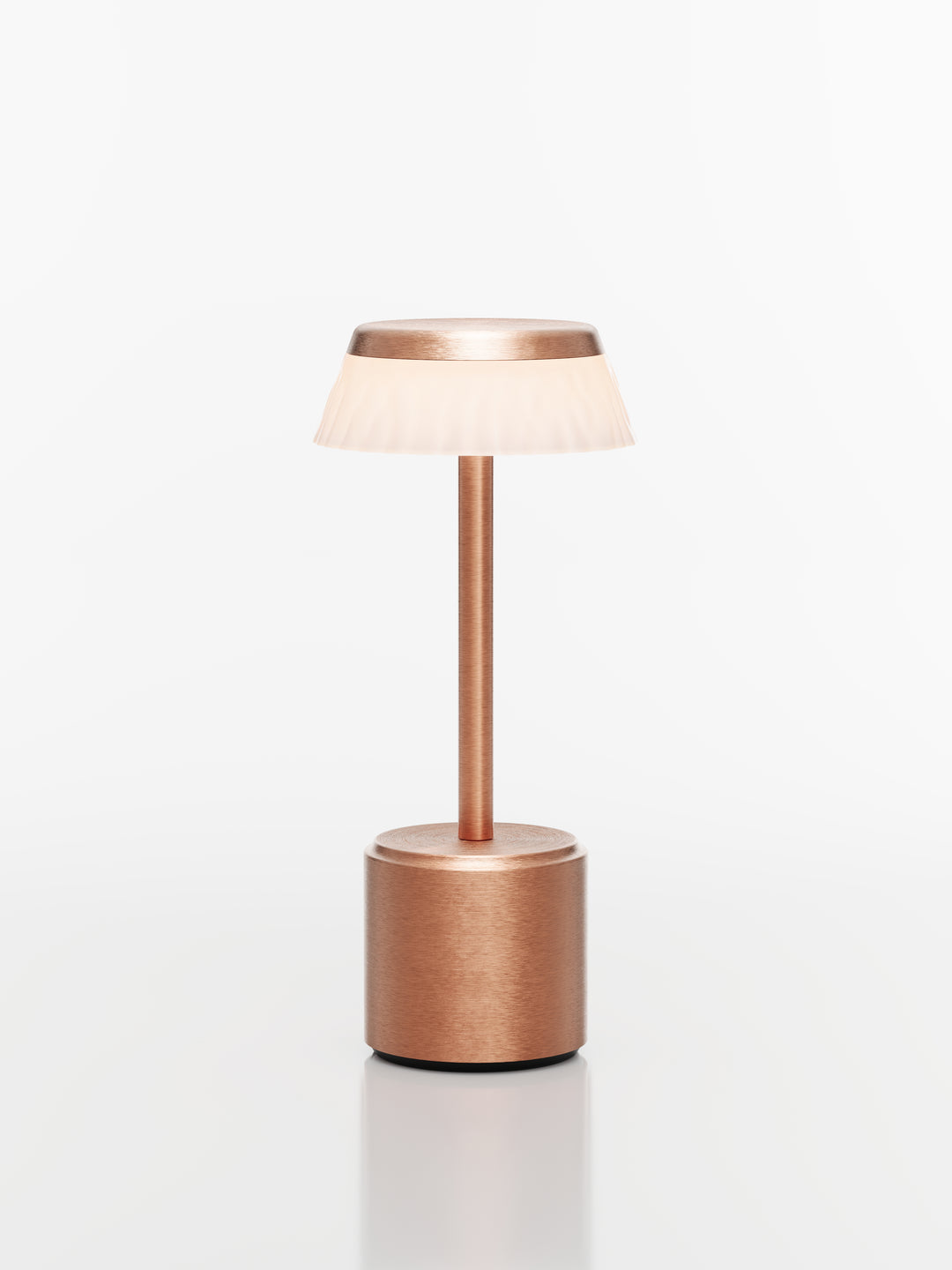 lampes  avec abat-jour  led rechargeables en cuivre pour horeca