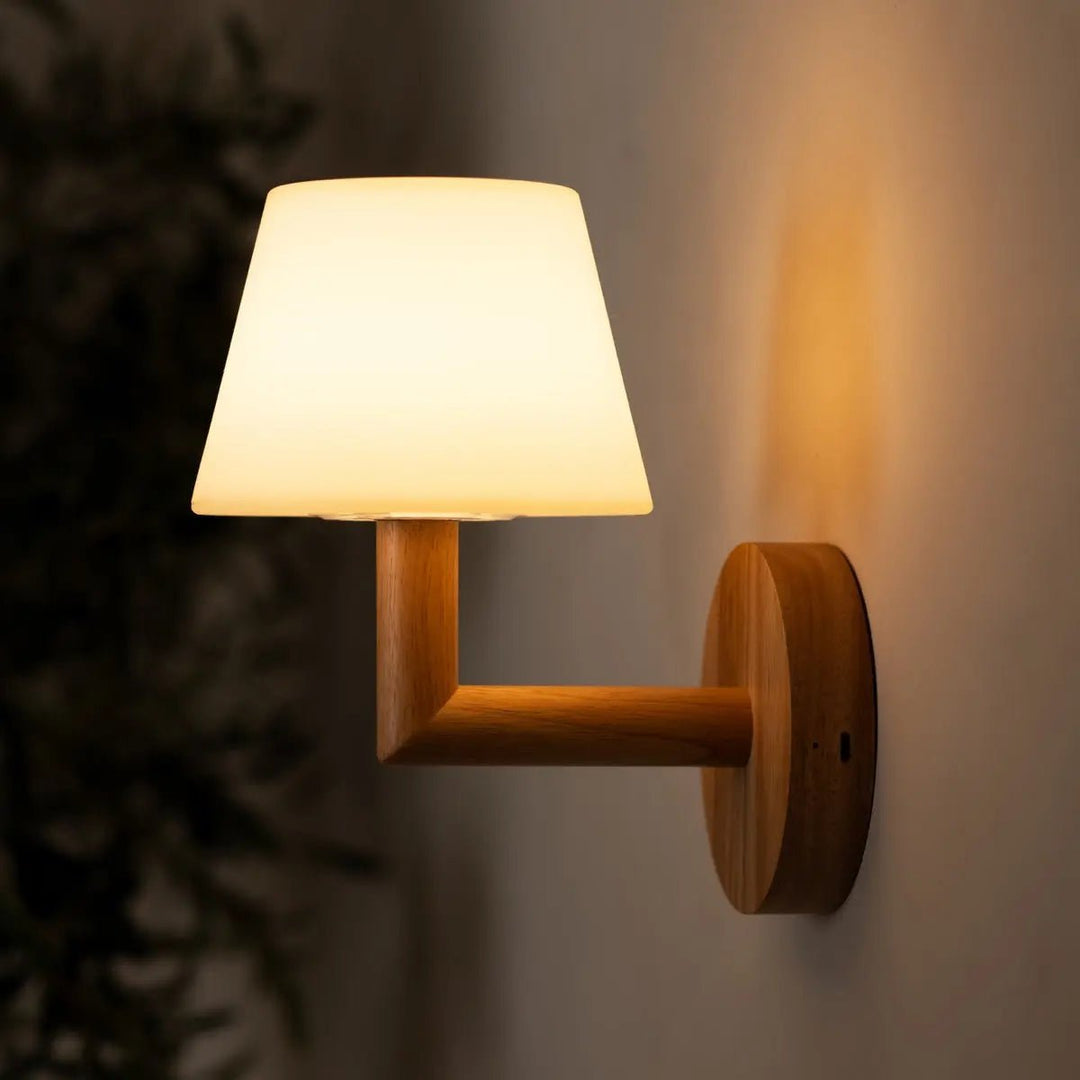 Applique murale rechargeable Ted en bois brun clair | Éclairage sans fil à intensité réglable