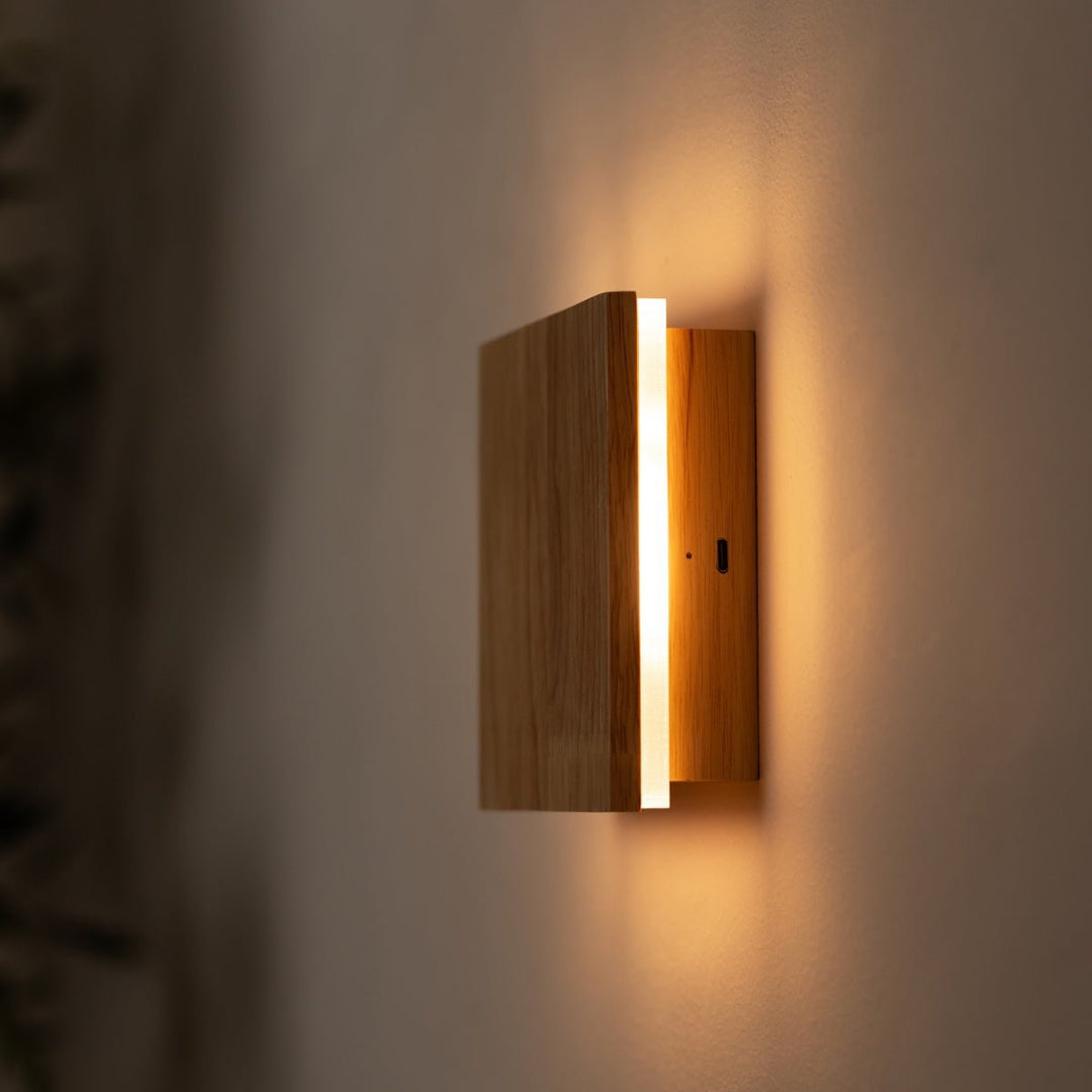 Applique murale sans fil Lane en bois brun clair – Rechargeable, à intensité réglable et en bois naturel