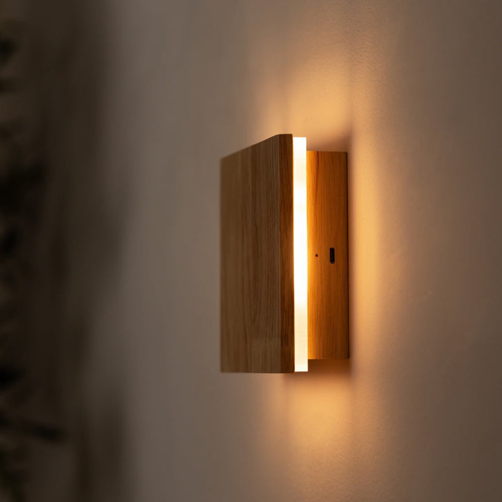 Applique murale sans fil Lane en bois brun clair – Rechargeable, à intensité réglable et en bois naturel