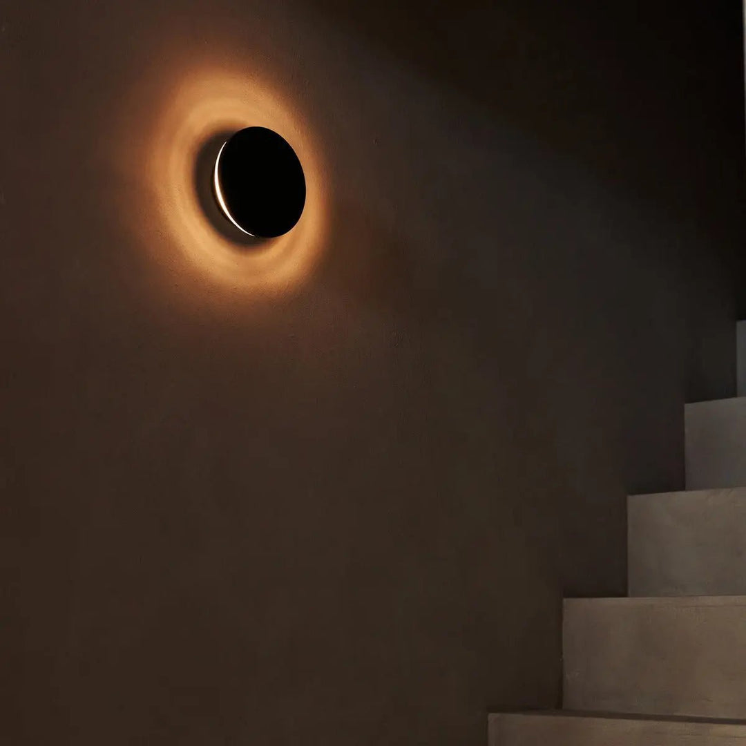 Applique murale sans fil noire Lou | Rechargeable et variable avec contrôle tactile – Lumière chaude 2 700 K.