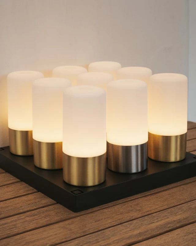 Set MAIA Doré– 9 lampes de table rechargeables sans fil + station de charge horeca