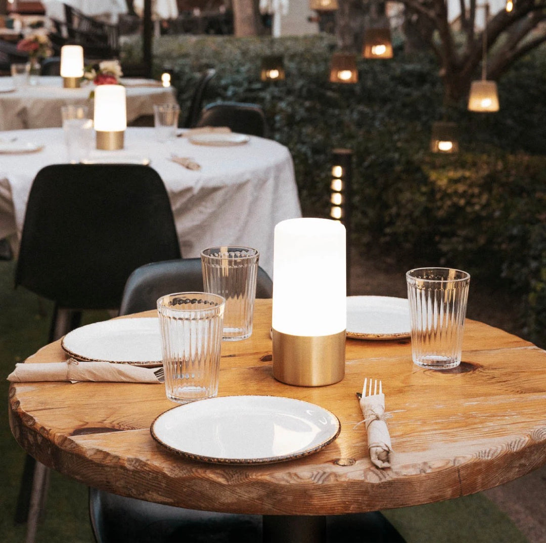 Set MAIA Doré– 9 lampes de table rechargeables sans fil + station de charge pour horeca