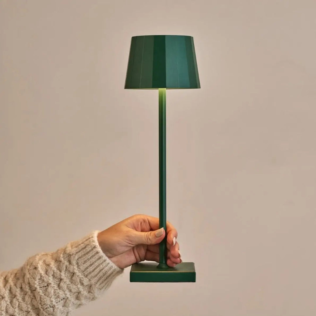 Lampe de Table Rechargeable William – Pine Green

USB-C | Dimmable | Jusqu’à 120h d’autonomie