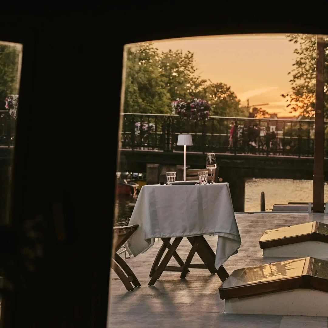 Lampe de Table Rechargeable William blanche pour terrasse horeca