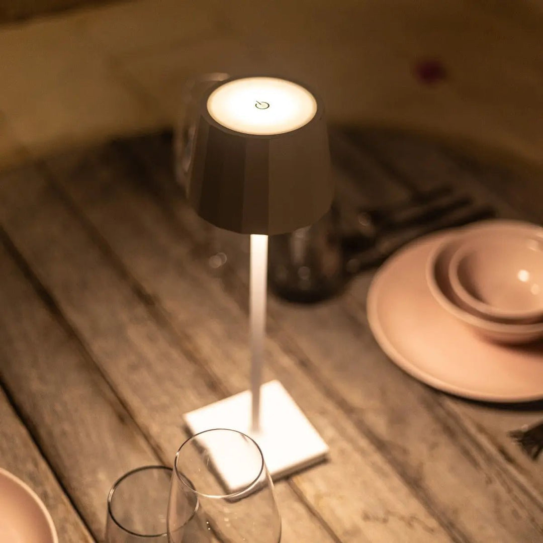 Lampe de Table Rechargeable William blanche pour terrasse restaurant
