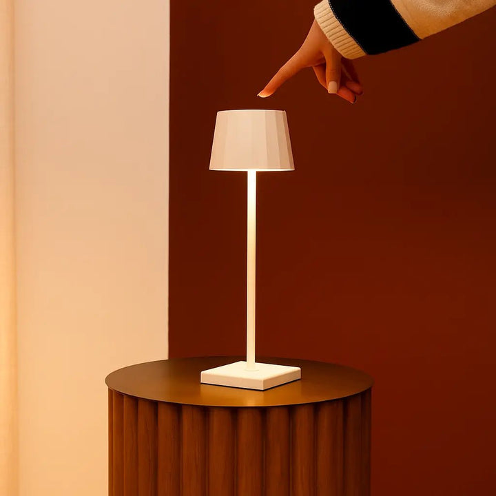Lampe de Table Rechargeable William blanche pour terrasse restaurants hotels