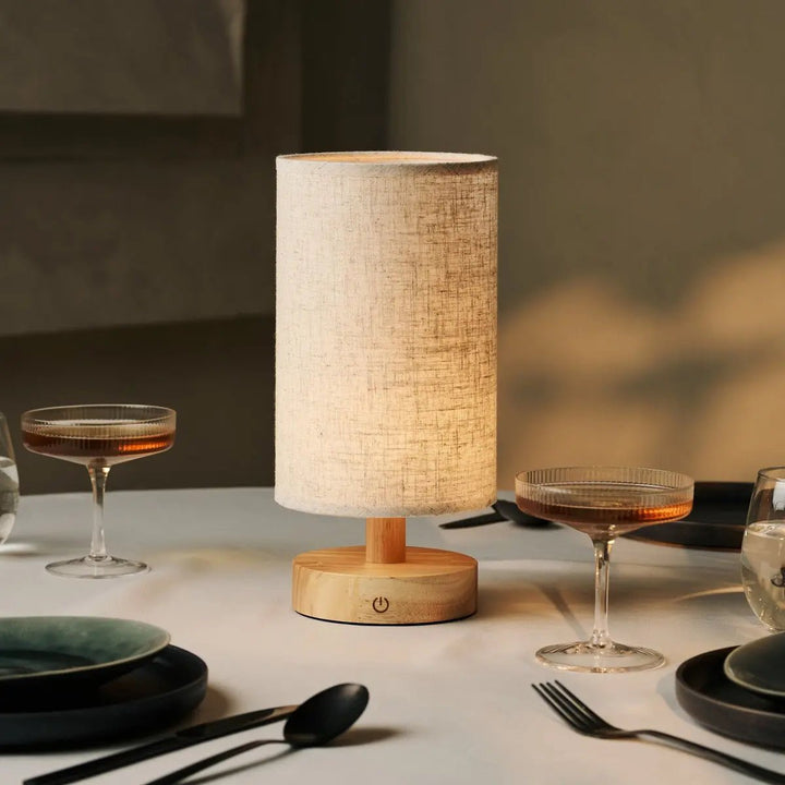 Lampe de table Ben en bois clair avec abat-jour tissu – rechargeable 2
