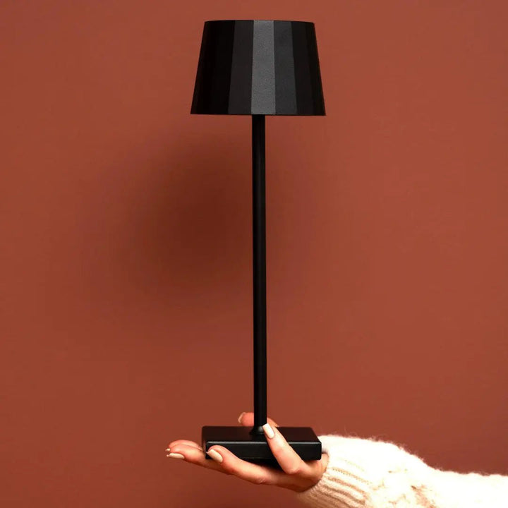 Lampe de table rechargeable en fer William Black 