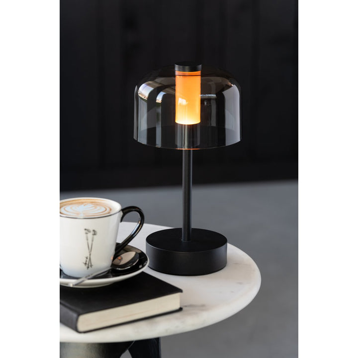 Lampe de table rechargeableµ en métal noir