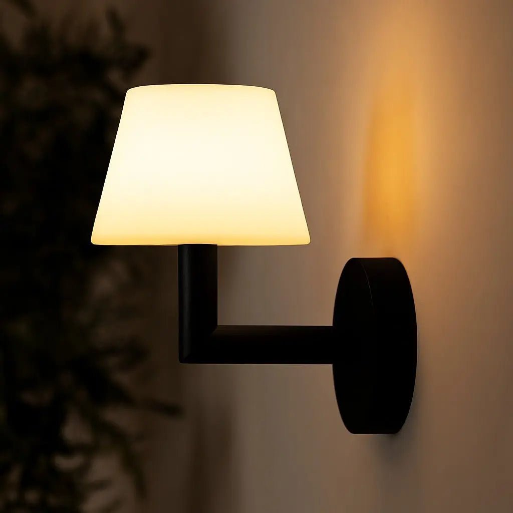 Lampe murale rechargeable en bois noir Ted | Éclairage sans fil et Éclairage à intensité réglable.