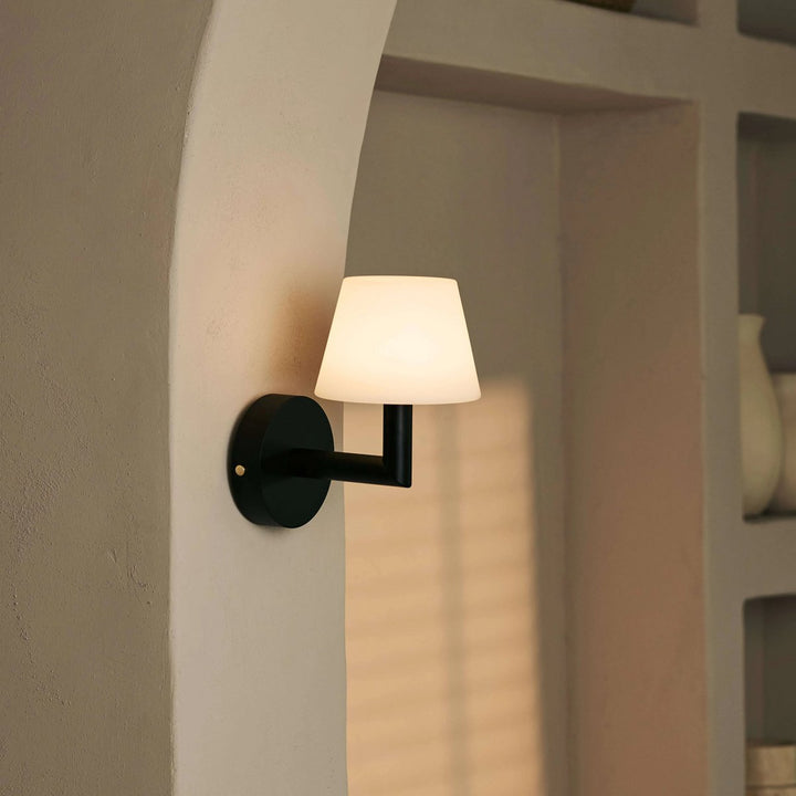 Lampe murale rechargeable en bois noir Ted | Éclairage sans fil et Éclairage à intensité réglable. USB
