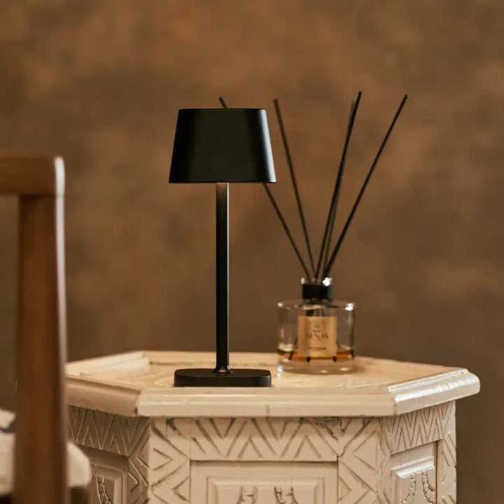 Lampe sans fil rechargeable noir pour horeca et  maison