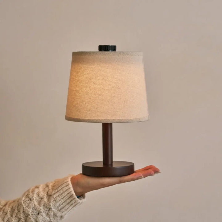 lampe de chevet rechargeable en bois et abat jour lin clair