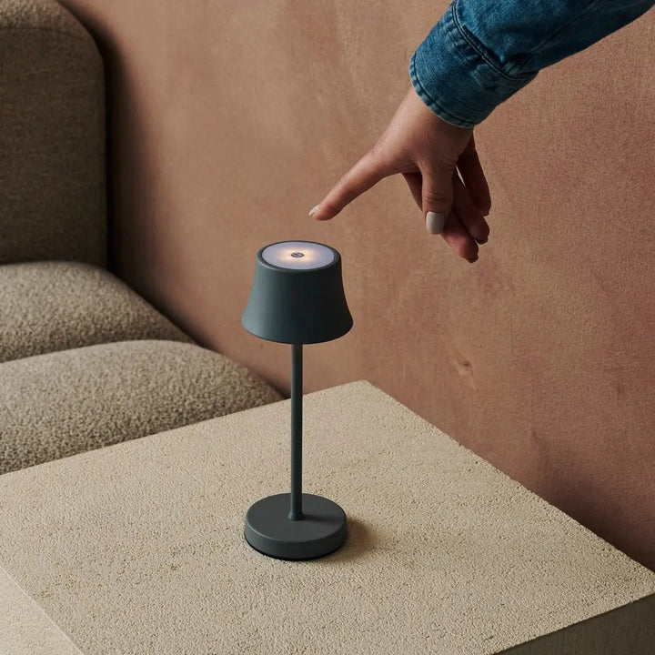 lampe de table rechargeable gris souris pour horeca