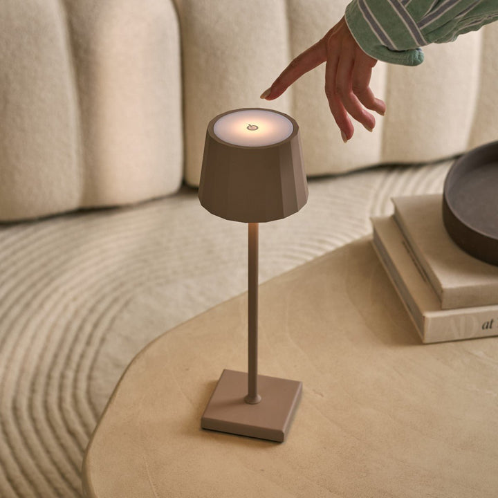  lampes de table rechargeables Wouter Koala Brown & 1 station centrale de charge sans fil avec technologie Qi tactile